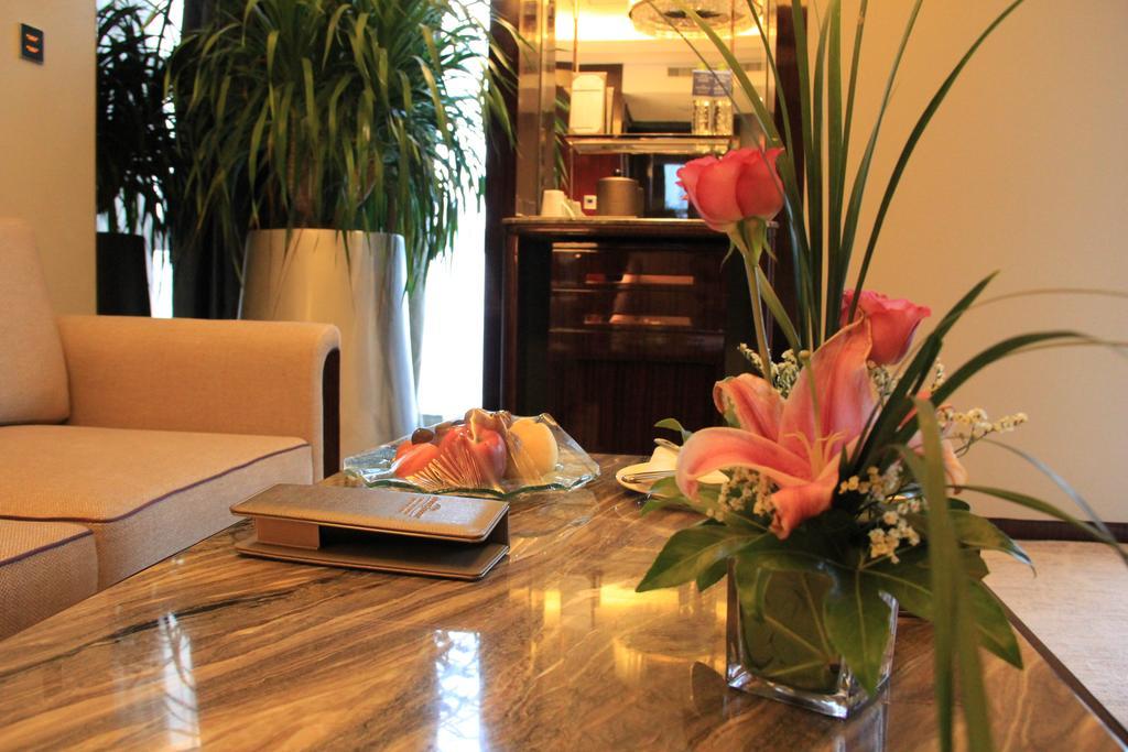 Howard Johnson Qinlu Plaza Yingtan Экстерьер фото