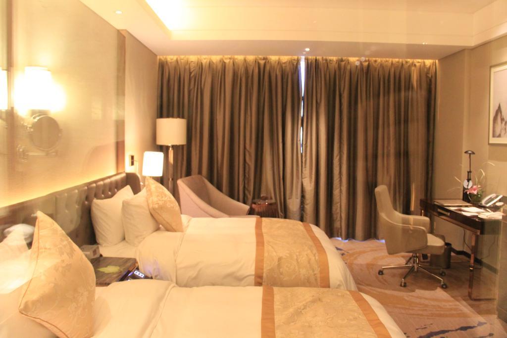 Howard Johnson Qinlu Plaza Yingtan Экстерьер фото
